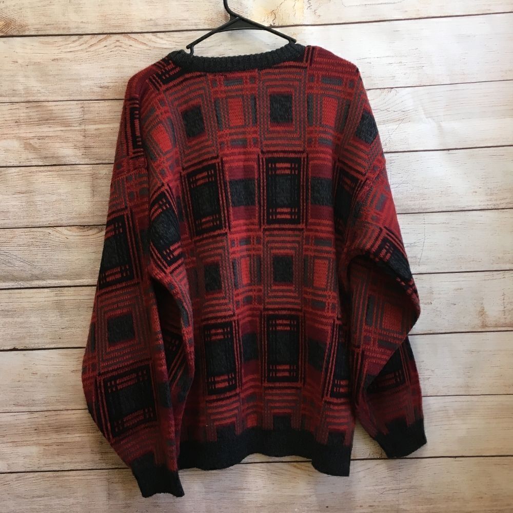VINTAGE SATURDAYS SWEATER IN RED AND BLACK‎ - Picture 6 of 6